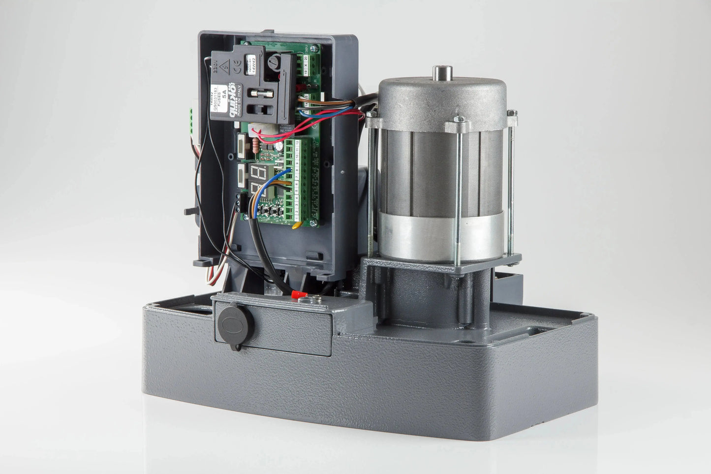 Italian-made gate automation motor with control board for swing or sliding gates in Qatar
