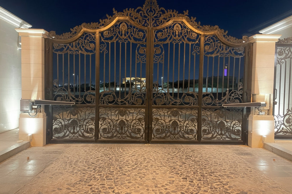 Automatic swing gate entrance at night — entrance design visual