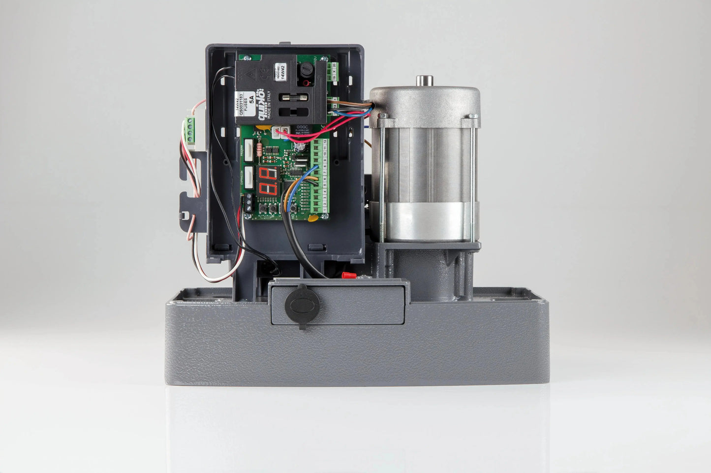 Italian-made automatic gate motor with control board and wiring for swing or sliding gate automation in Qatar
