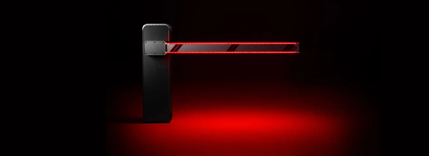 Comunello limit 500 24V 5M gate barrier with illuminated arm, designed for intensive use.